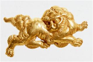 揃目貫　獅子遊図　鉄地　当時物 目貫｜出土品ギャラリー｜デジタルアーカイブ｜福井県立一乗谷朝倉氏